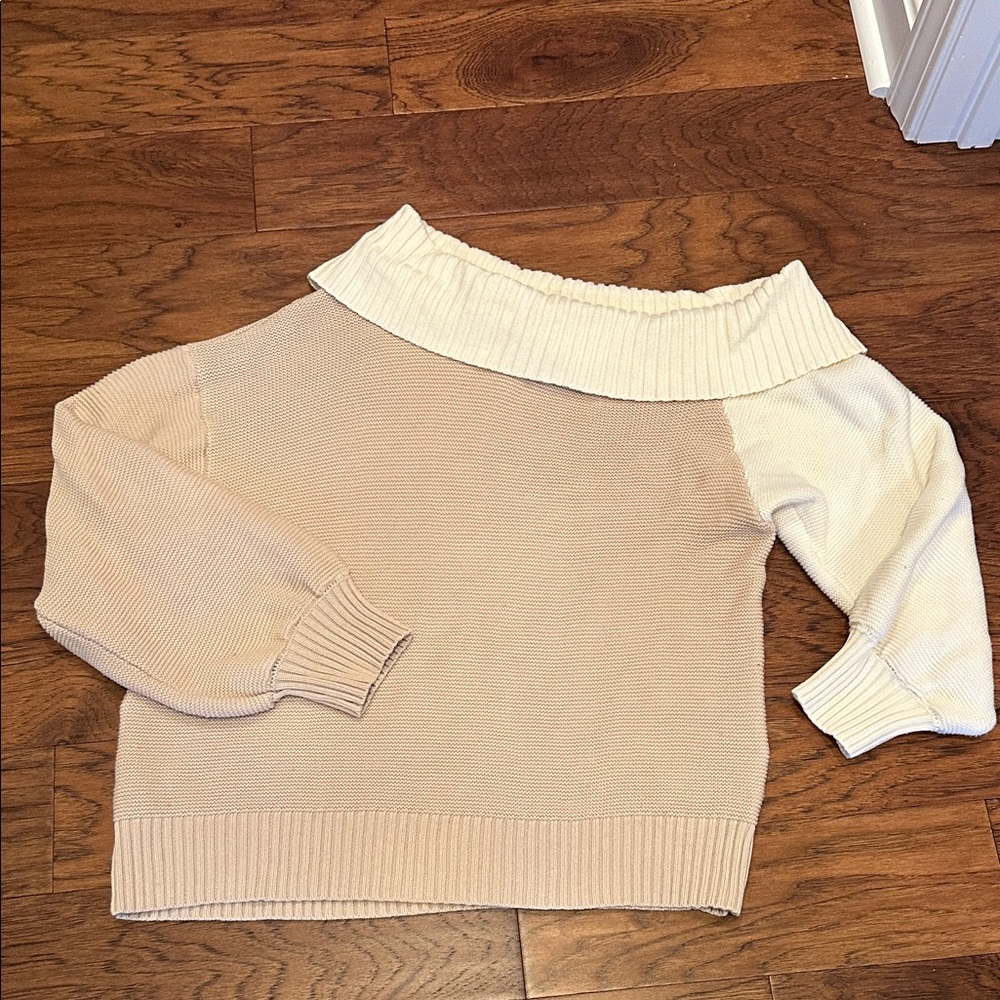 Chic Off-one Shoulder Sweater in Cream and Tan